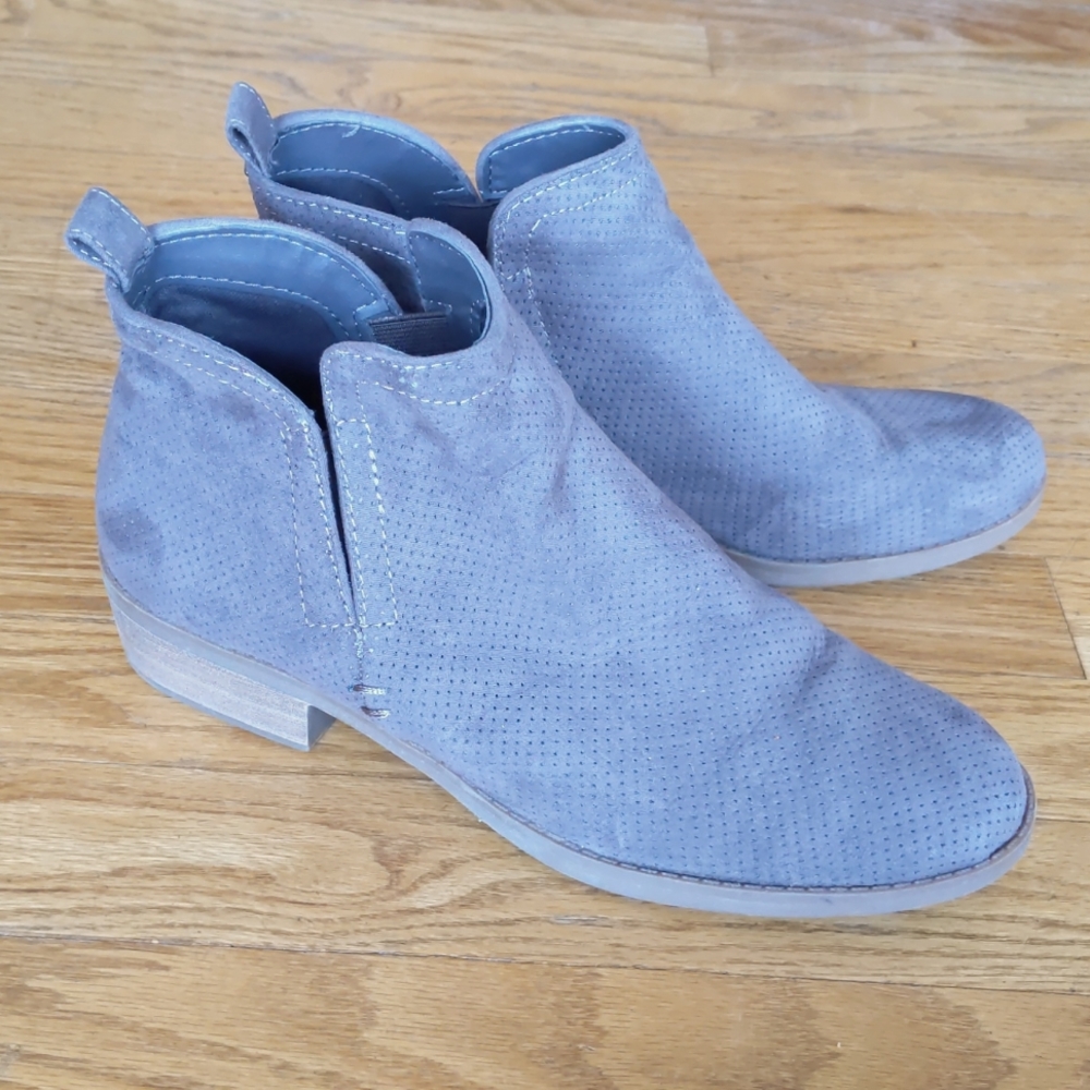 Grey Universal Tread Ankle Booties